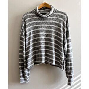 Final Touch Turtleneck Sweater Womens M Gray Stripe Cropped Soft